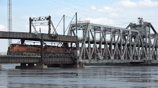 TRRS 532 BNSFs Fort Madison Swing Bridge [upl. by Evyn363]